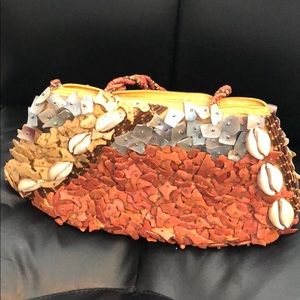 Unique and beautiful bag! Use shells to create a fabulous bag to stand out!
